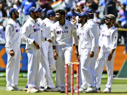 Anxiety over the quarantine of five Indian cricketers | तब्बल पाच भारतीय क्रिकेटपटू विलगीकरणात गेल्याने चिंता