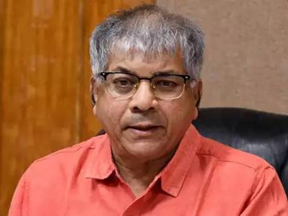 Vanchit Bahujan Aghadi leader Prakash Ambedkar will agitate with 1 lakh Warkaris to open Vitthal's temple | विठ्ठलाचे मंदीर उघडण्यासाठी प्रकाश आंबेडकर मैदानात; 1 लाख वारकऱ्यांसह करणार आंदोलन