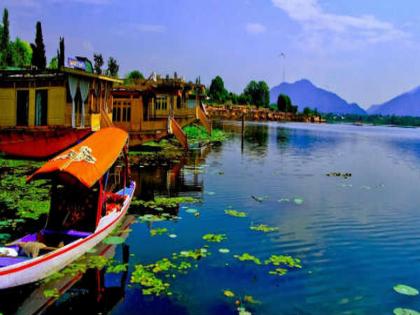 या हिवाळ्यात जम्मू काश्मीरच्या 'या' ठिकाणांना नक्की भेट द्या