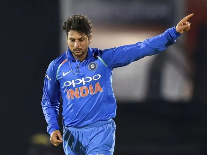 India vs New Zealand 3rd T20: Kuldeep Yadav new profession, part time cameraman | India vs New Zealand 3rd T20 : कुलदीप यादवनं निवडलं नवं प्रोफेशन, पाहाल तर चकित व्हाल