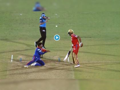 IPL 2022, DC vs PBKS Live Updates : Don't call it a drop...call it a 'save' for the umpire, Kuldeep Yadav save Umpire, Watch Video  | Delhi Capitals IPL 2022, DC vs PBKS Live Updates : शाहरुख खानचा जोरदार फटका अन् अम्पायरचा जीव टांगणीला; Kuldeep Yadav मधे आला अन्यथा...; Video  