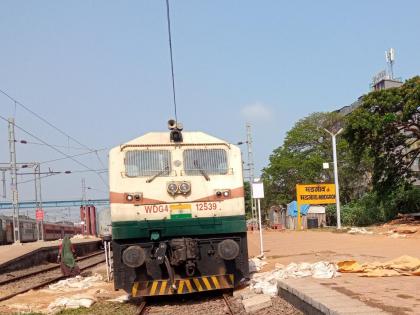 रेल्वेला वनजमीन देण्याची मागणी दुसऱ्यांदा फेटाळली; कुळे-मडगाव मार्गासाठी केंद्राला केलेली विनंती - Marathi News | demand to give forest land to railways rejected for the second time request made to the center for kulem margao route | Latest politics News at Lokmat.com