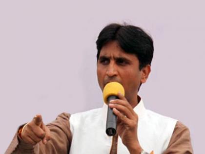 pulwama terror attack crpf jawans martyred kumar vishwas tweeted to take strict action against terrorist | Pulwama Terror Attack: 'अब इन कुत्तों की 'कब्र' खोदिए..'; कुमार विश्वास यांची कविता व्हायरल