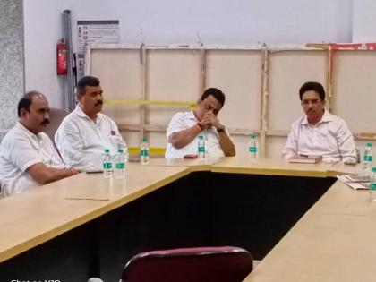 Build protection wall of drains with Dindoshi IT Park soon says MLA Sunil Prabhu | दिंडोशी आयटी पार्क असलेल्या नाल्यांच्या संरक्षण भिंत लवकर बांधा - आमदार सुनील प्रभू  