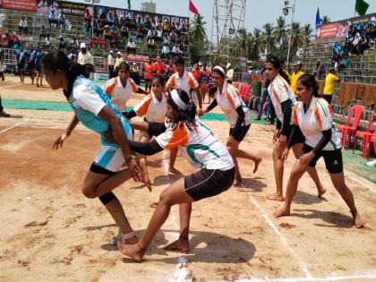 Mayor Cup State Level Kabaddi Tournament starts at Kupwad in Sangli | सांगलीतील कुपवाडमध्ये महापौर चषक राज्यस्तरीय कबड्डी स्पर्धा सुरू; राज्यभरातून ३४ संघ, ५०० खेळाडू सहभागी