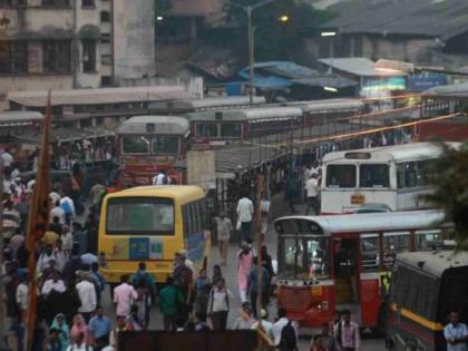 Arbitrary rickshaw pullers outside Kurla railway station 130 rupees fare for BKC | कुर्ला रेल्वे स्थानकाबाहेर रिक्षाचालकांची मनमानी, बीकेसीसाठी १३० रुपये भाडे!