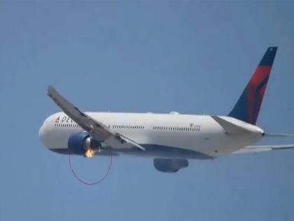 Left engine catches fire during takeoff; Boeing makes emergency landing due to fire | उड्डाण करताच डाव्या बाजूचं इंजिन पेटलं; आगीमुळे बोईंगचे इमर्जन्सी लँडिंग
