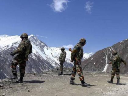 china calls for immediate return of soldier held by indian army in ladakh | "त्या सैनिकाला ताबडतोब सोडा"; चीनची भारतीय लष्कराकडे मागणी