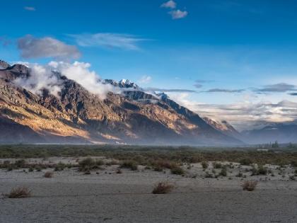 Chinese tentacles were built in Ladakh | लडाखमध्ये चिनी सैन्याने उभारले होते तंबू