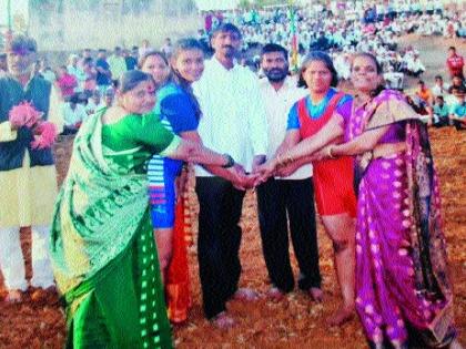  Female wrestling 'good days' in rural areas! More women wrestlers than weeas | ग्रामीण भागात महिला कुस्तीला ‘अच्छे दिन !’ वीसहून अधिक महिला कुस्तीगीर