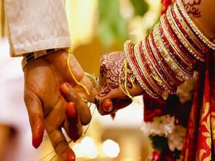 man's plan of second marriage failed as the first wife reaches to marriage hall, situation go worst | दुसऱ्या लग्नाचा डाव फसला; पहिली पत्नी धडकली लग्नमंडपात अन्..