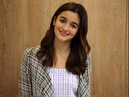 Anushka Sharma Janhvi Kapoor and Alia Bhatt request fans to abide by the COVID 19 protocols | वाढत्या कोरोनाच्या पार्श्वभूमीवर आलिया भट, अनुष्का शर्मा आणि जान्हवी कपूरनं केलं चाहत्यांना हे आवाहन