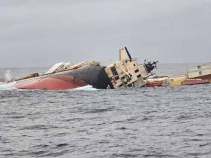 Action taken in Liberian ship sinking case Case of negligence filed against owner and crew | लायबेरियन जहाज बुडाल्याप्रकरणी कारवाई; मालक अन् क्रू'वर निष्काळजीपणाचा गुन्हा दाखल Action taken in Liberian ship sinking case Case of negligence filed against owner and crew | लायबेरियन जहाज बुडाल्याप्रकरणी कारवाई; मालक अन् क्रू'वर निष्काळजीपणाचा गुन्हा दाखल