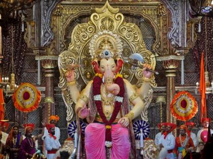 Lalbaghcha Raja Mandal 72 thousand fined; Notice sent by Mumbai Municipal Corporation | लालबागचा राजा मंडळाला ७२ हजार दंड