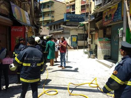 Short circuit leads to fire at Lalbaug | लालबागमध्ये जमिनीखालील विद्युत वाहिनीने घेतला पेट