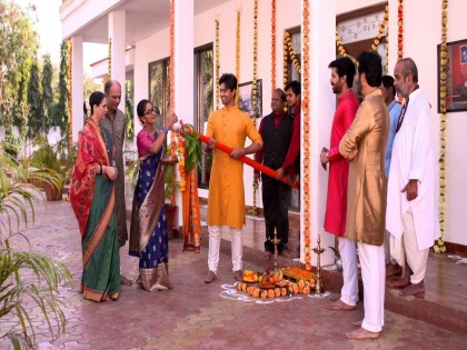 Celebration of 'Gudi Padva' on the sets of 'Lalit 205' And 'Chatriwali' Tv Series | ‘ललित २०५’ आणि ‘छत्रीवाली’ मालिकेच्या सेटवर गुढीपाडव्याचं सेलिब्रेशन