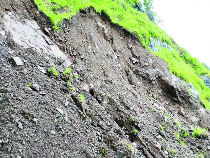 Number of landslide affected villages increased, including villages in Alibaug, Murud, Mahad taluka | दरडग्रस्त गावांची संख्या वाढली, अलिबाग, मुरुड, महाड तालुक्यातील गावांचा समावेश