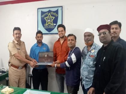 Honesty of auto rickshaw driver returned the passenger's laptop worth one lakh | लाखाला भारी पडला प्रामाणिकपणा! रिक्षाचालकाने प्रवाशाचा एक लाख किमतीचा लॅपटॉप केला परत