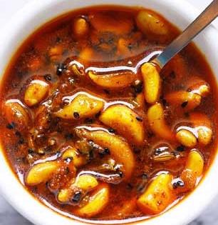 नुसत्या सुगंधाने तोंडाला सुटेल पाणी, पाहा लसूण लोणचाची झटपट रेसिपी, वाढेल जेवणाची रंगत