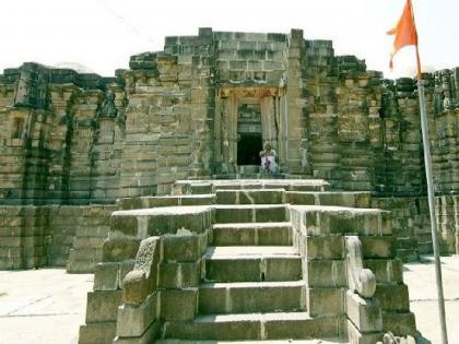 vidarbha famous no roof temple : the ancient Anandeshwar temple Lasur | कळस नसलेले लासूरचे प्राचीन आनंदेश्वर मंदिर, वास्तुकलेचा उत्कृष्ट नमुना