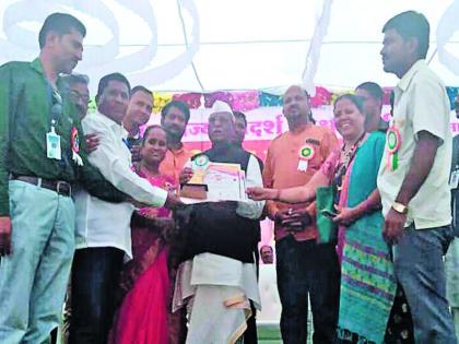 Lassure zip in Pachora taluka Model School Award for the School | पाचोरा तालुक्यातील लासुरे जि.प. शाळेला आदर्श शाळा पुरस्कार