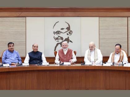 Central government takes big step! Cuts in personnel expenses; Focus on reforms | केंद्र सरकारने उचलले मोठे पाऊल! कर्मचारी खर्चात कपात; सुधारणांवर फोकस