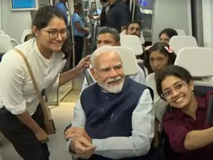 Article: Birthdays, weddings are celebrated in metro coaches, when... | लेख : मेट्रोच्या डब्यात वाढदिवस, लग्ने साजरी होतात, तेव्हा... Article: Birthdays, weddings are celebrated in metro coaches, when... | लेख : मेट्रोच्या डब्यात वाढदिवस, लग्ने साजरी होतात, तेव्हा...
