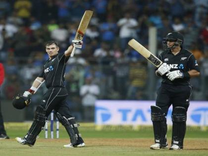 Century partnership of Latham and Ross Taylor, two-wicket partnership, India lost in the first ODI | न्यूझीलंडने उडवला विजयाचा बार, कोहलीचे विक्रमी शतक व्यर्थ, रॉस टेलर-टॉम लॅथम यांनी केला भारताचा पराभव 