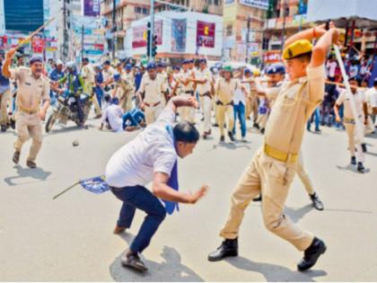 Police lathi charge during 'Bharat Bandh', protest against reservation sub-category decision | ‘भारत बंद’दरम्यान पोलिसांचा लाठीमार, आरक्षणातील उपश्रेणीच्या निर्णयास विरोध