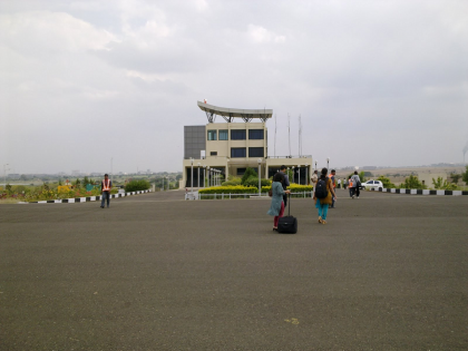 When will the plane take flight from Latur? Attention to the Cabinet meeting | लातूरहून विमान कधी घेणार उड्डाण? मंत्रिमंडळाच्या बैठकीकडे लक्ष 