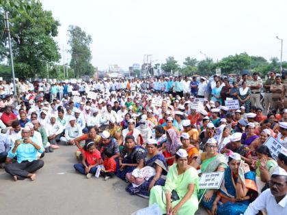 Teachers protested against privatization and contracting of schools | शाळांचे खाजगीकरण, कंत्राटीकरणाच्या निषेधार्थ शिक्षकांचा आक्रोश माेर्चा