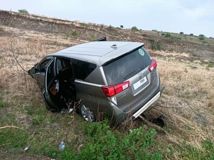 Dharashiv Accident: Two cars collide head-on on Tuljapur-Shirdi state highway, 10 people injured | Dharashiv Accident: धाराशिवमध्ये दोन कारची समोरासमोर धडक, १० जण जखमी Dharashiv Accident: Two cars collide head-on on Tuljapur-Shirdi state highway, 10 people injured | Dharashiv Accident: धाराशिवमध्ये दोन कारची समोरासमोर धडक, १० जण जखमी