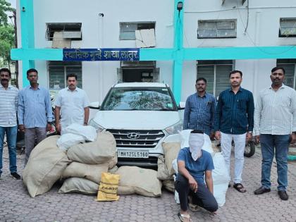 car caught with gutka goods worth Rs 12 lakh seized | गुटख्यासह कार पकडली; १२ लाखांचा मुद्देमाल जप्त car caught with gutka goods worth Rs 12 lakh seized | गुटख्यासह कार पकडली; १२ लाखांचा मुद्देमाल जप्त