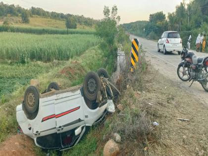 A speeding car hits a bike from behind; One killed, two injured | भरधाव कारची दुचाकीला पाठीमागून धडक; एक ठार, दोघे जखमी