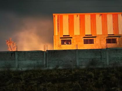 Latur: Fire in Gaedam area of Nilanga MIDC, extinguished after two hours of efforts | Latur: निलंगा एमआयडीसीत गाेदाम परिसरामध्ये आग, दाेन तासांच्या प्रयत्नानंतर आग आटाेक्यात