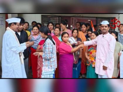 Latur people celebrated Raksha Bandhan in Manipur as Tribal Kuki women cherished brotherhood | आदिवासी कुकी महिलांनी जपला बंधुभाव; लातूरकरांचे मणिपूरमध्ये रक्षाबंधन!