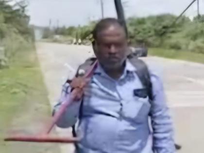 Farmers walk towards Mumbai with plough on their shoulders; Should everyone carry the plough on their shoulders Farmer Honale questions | खांद्यावर नांगर घेऊन शेतकरी पायी मुंबईकडे; प्रत्येकाने जू खांद्यावर घ्यायचा का ? शेतकरी होनाळे यांचा सवाल Farmers walk towards Mumbai with plough on their shoulders; Should everyone carry the plough on their shoulders Farmer Honale questions | खांद्यावर नांगर घेऊन शेतकरी पायी मुंबईकडे; प्रत्येकाने जू खांद्यावर घ्यायचा का ? शेतकरी होनाळे यांचा सवाल