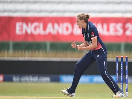 England off-spinner Laura Marsh has announced her international retirement  | तीन वर्ल्ड कप नावावर असलेल्या इंग्लंडच्या सर्वात यशस्वी फिरकीपटूची निवृत्ती