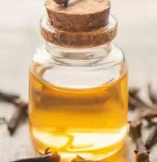 घरात लवंगतेलाची लहानशी बाटली असावीच! दातदुखी ते सांधेदुखी, औषध पाहा कसे वापरायचे..