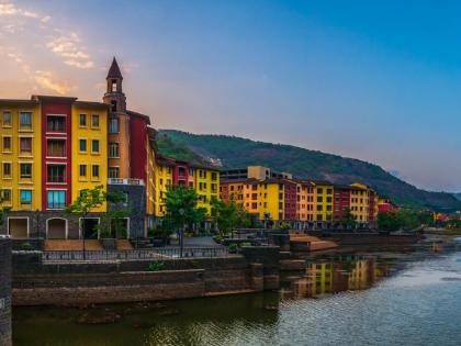 Travel : भारतातील 'या' हिल स्टेशनला जाल तर इटलीचं सौंदर्य विसराल; महाराष्ट्राच्या तर आहे अगदीच जवळ!