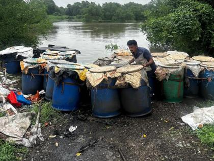 Excise Department raid on liquor in Thane: Goods worth ten lakhs including chemicals destroyed | ठाण्यातील दारू अड्यावर उत्पादन शुल्क विभागाचे धाडसत्र: रसायनासह दहा लाखांचा मुद्देमाल नष्ट