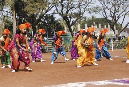 Sangli Ledge Competition - Viseva and Navaratun Mandal Hon | हलगीच्या कडकडाटात सांगलीत रंगल्या लेझीम स्पर्धा--विसावा व नवतरुण मंडळ मानकरी