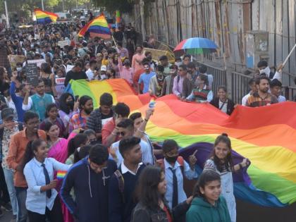 Nagpur Pride March! Ordinary people stood with homosexuals for the right of social equality |  नागपूर प्राईड मार्च! सामाजिक समतेच्या हक्कासाठी समलैंगिकांसोबत उभे ठाकले सामान्यजन