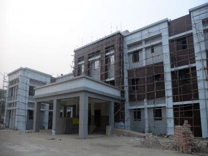 Even after eight years, construction remains incomplete, health programs suffer due to lack of district hospital | आता राज्य सरकारलाच नको आहे का जिल्हा रुग्णालय ?