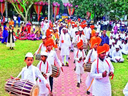 Dota to Dijla: The sound of mudanganga roaming in the museum | डीजेला दिला फाटा : लग्नमंडपात घुमला मृदंगाचा आवाज