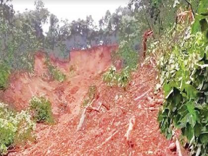 24 hours watch of administration on 20 villages affected by landslides in Sindhudurg district | सिंधुदुर्ग जिल्ह्यात भूस्खलन झालेल्या ‘त्या’ २० गावांवर प्रशासनाचा २४ तास वॉच