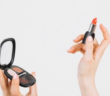 एकाच रंगाच्या ६ लिपस्टिक्स ?- असं होतं ना तुमचंही मग त्यावर उपाय काय?