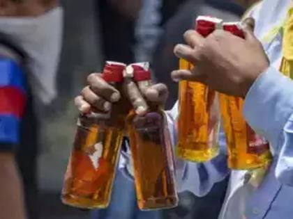 Three liquor suppliers arrested, hand furnace on two-wheeler stopped the traffic | दारूचा पुरवठा करणारे तिघे अटकेत, दुचाकीवरील हातभट्टी वाहतूक रोखली