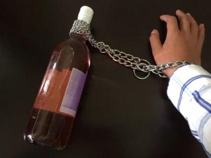 alcohol addiction causing rift in relationships and increase in crime | नात्यांना नख लावते आहे वाढती व्यसनाधीनता!