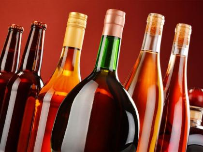 Many are involved in alcohol smuggling due to loss of employment | रोजगार बुडाल्याने अनेकांचा मद्यतस्करीत शिरकाव